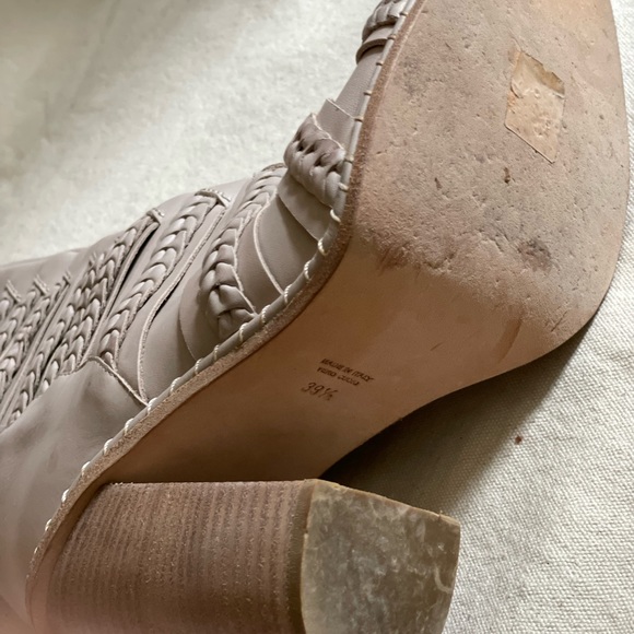 Thakoon knee high boots. Sz 39.5EU (8.5/9US) Dove grey/light beige, lightly worn - Picture 6 of 9